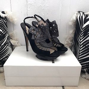 Nicholas Kirkwood black/ grey patent heel SZ 39